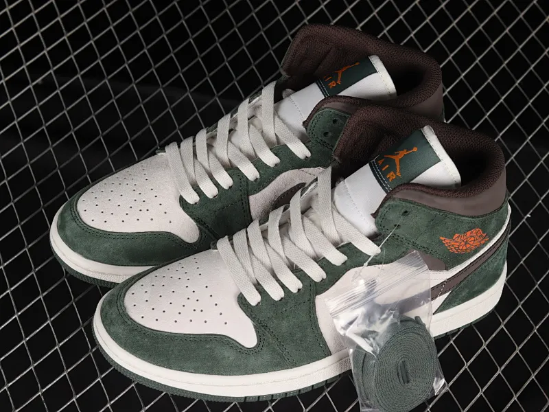 All categories Air Jordan Jordan series basketball shoes Air Jordan 1 Mid Air Jordan 1 Mid OG SP AJ1 Joe 1 customized mid-top basketball shoes 554766-002